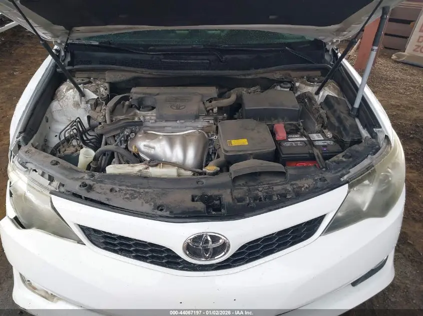 2014 TOYOTA CAMRY SE