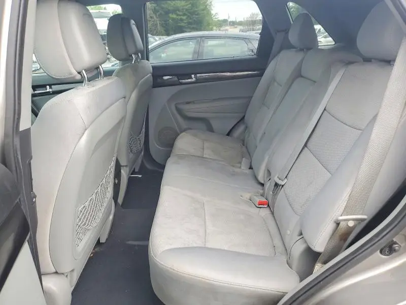 2011 KIA SORENTO LX  
