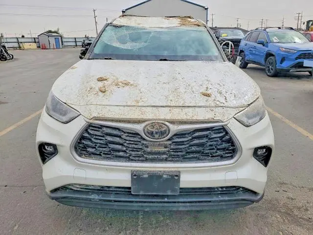 2021 TOYOTA HIGHLANDER LE  
