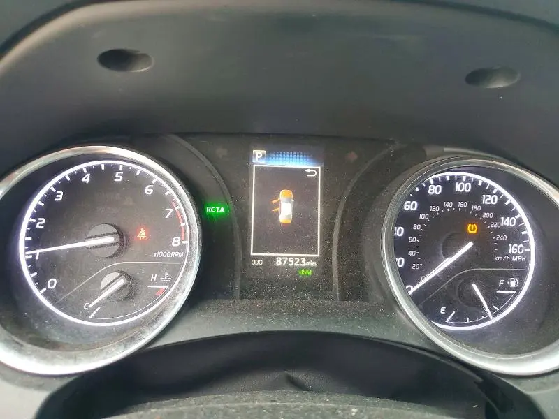 2018 TOYOTA CAMRY SE  