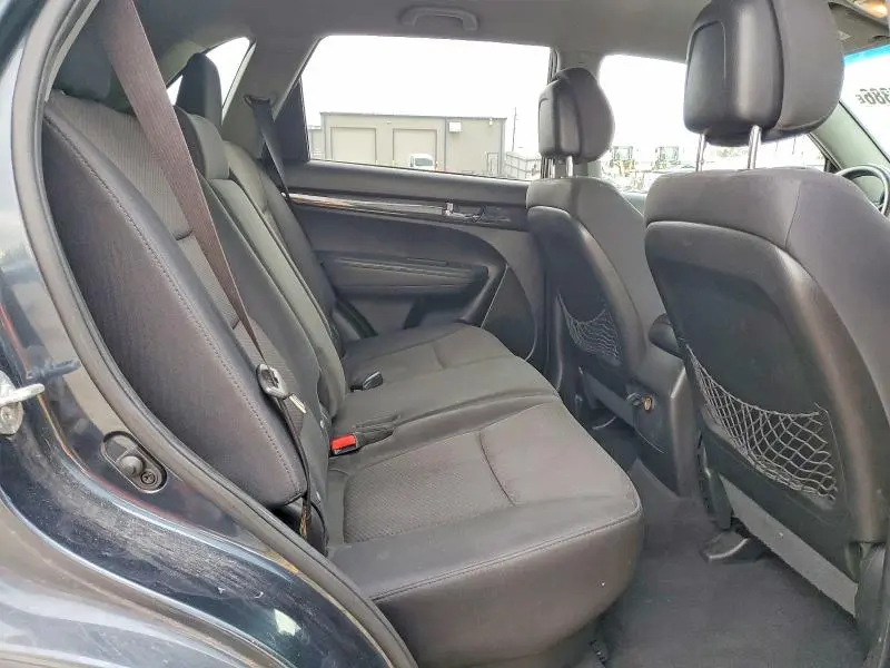 2011 KIA SORENTO LX  