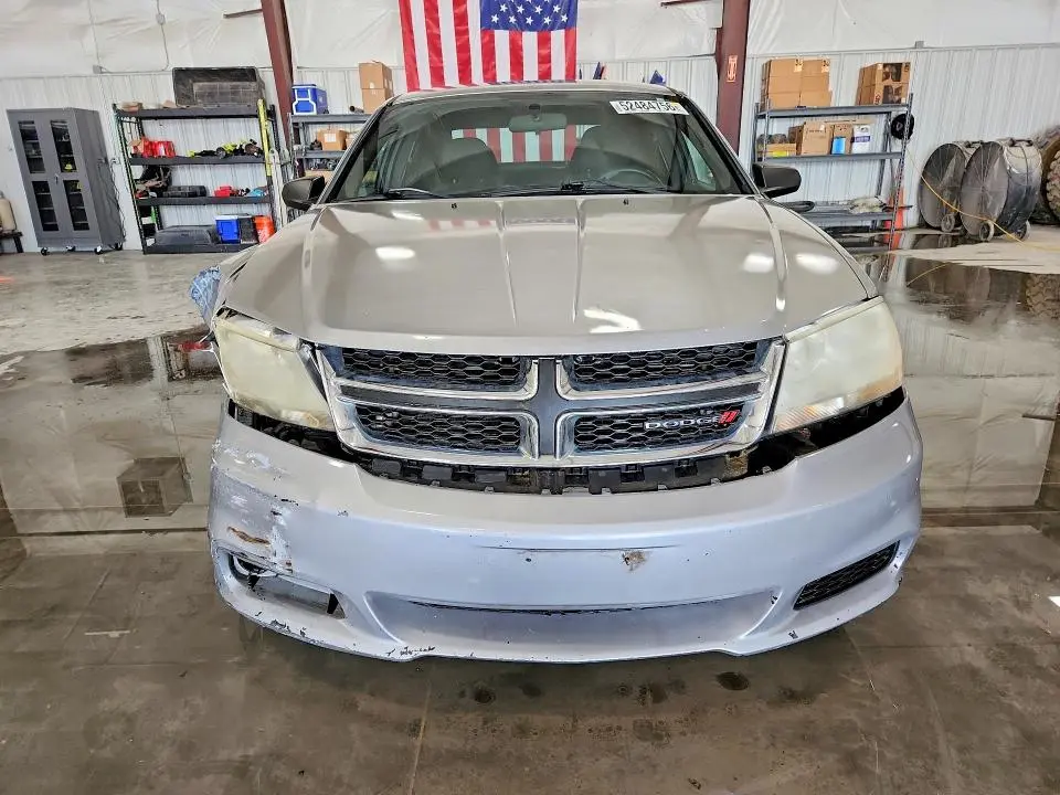 2013 DODGE AVENGER SE  