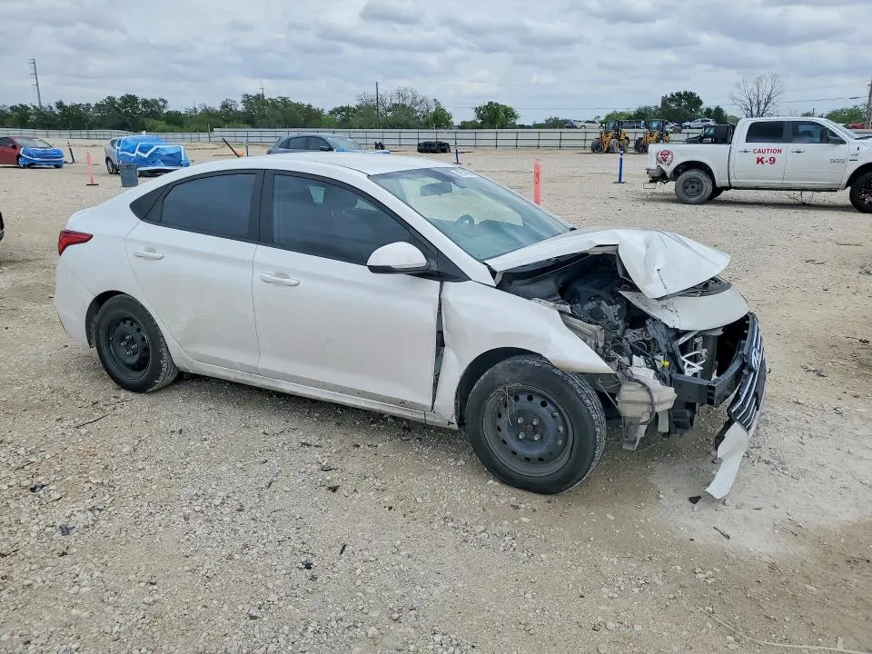 2022 HYUNDAI ACCENT SE  