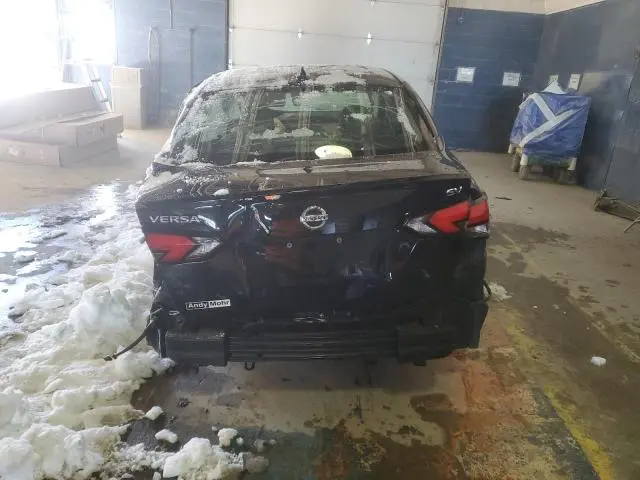 2021 NISSAN VERSA SV  