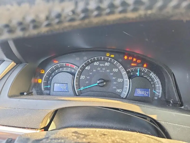 2012 TOYOTA CAMRY XLE  