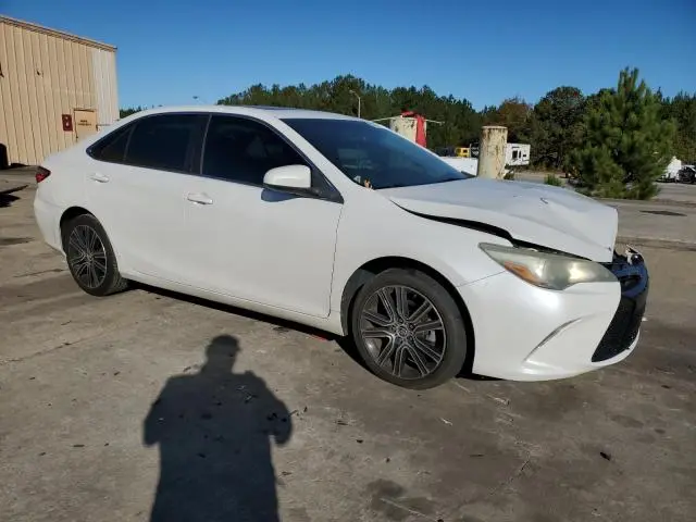 2016 TOYOTA CAMRY LE  