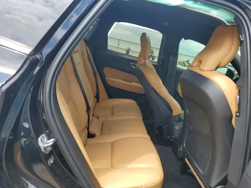 2019 VOLVO XC60 T5 MOMENTUM  