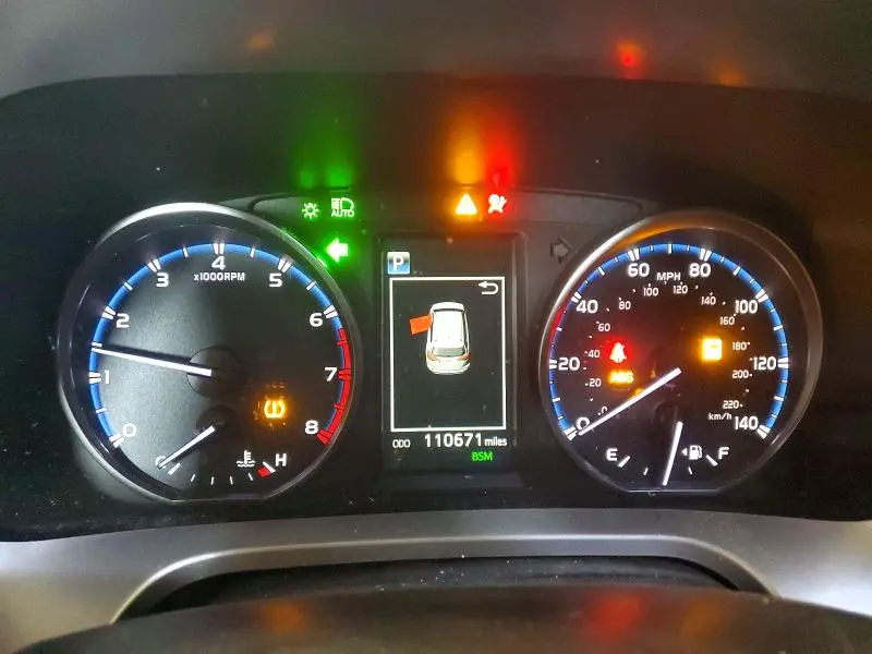 2018 TOYOTA RAV4 XLE  