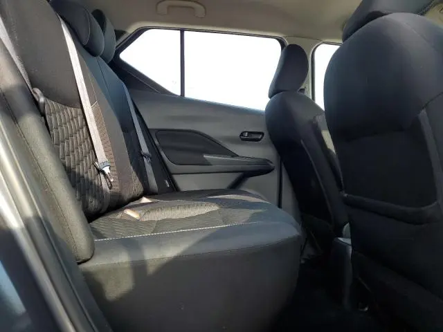 2021 NISSAN KICKS S  