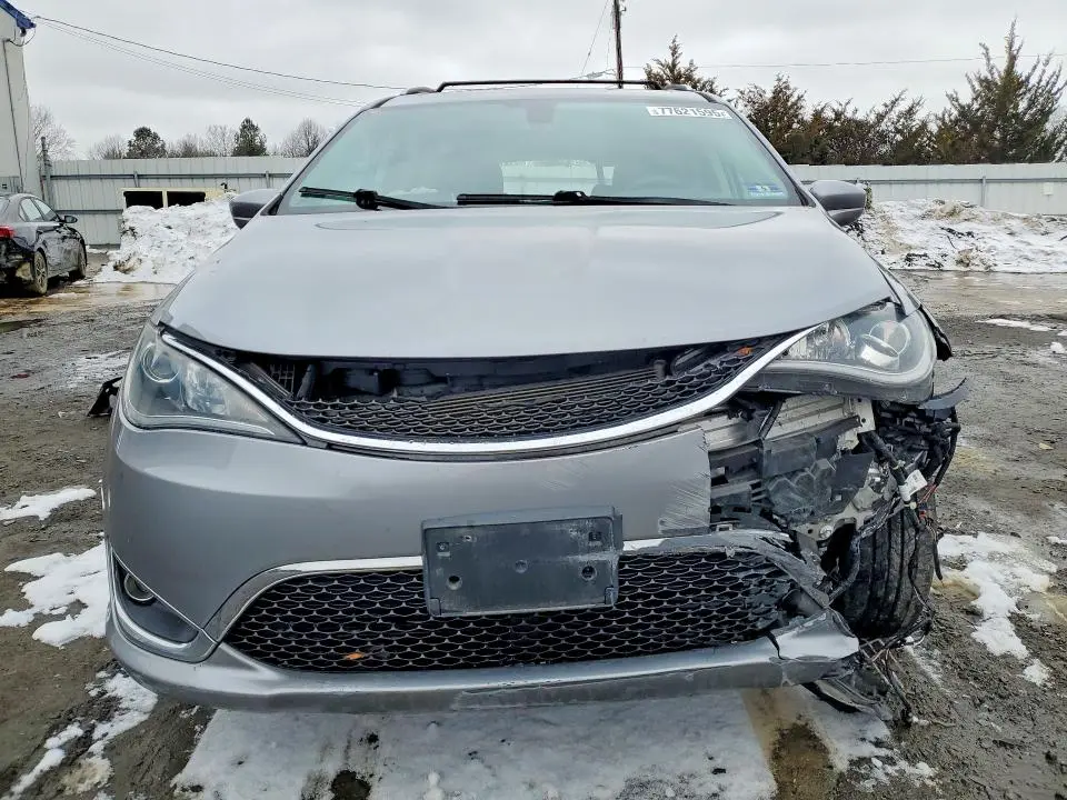 2019 CHRY PACIFICA T