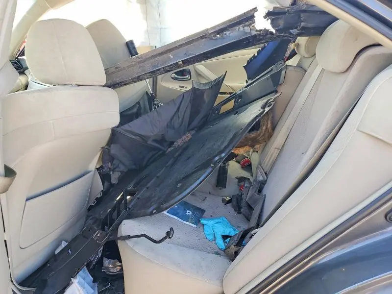 2010 TOYOTA CAMRY LE  