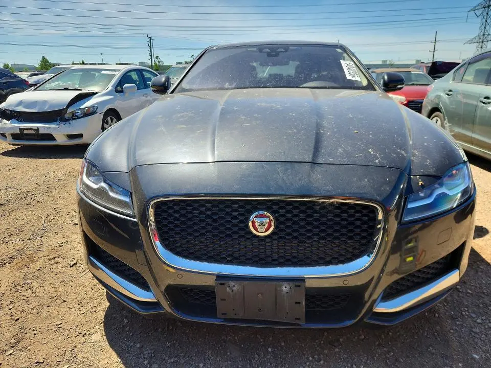 2017 JAGUAR XF PRESTIGE  