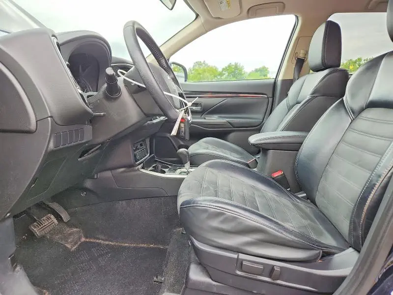 2019 MITSUBISHI OUTLANDER SE  