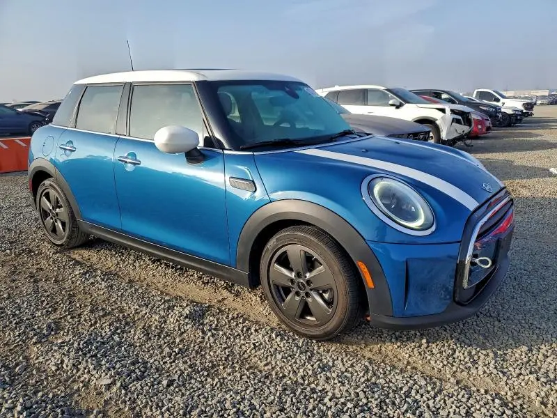 2022 MINI COOPER   