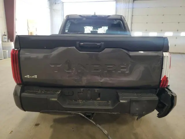 2024 TOYOTA TUNDRA CREWMAX SR  