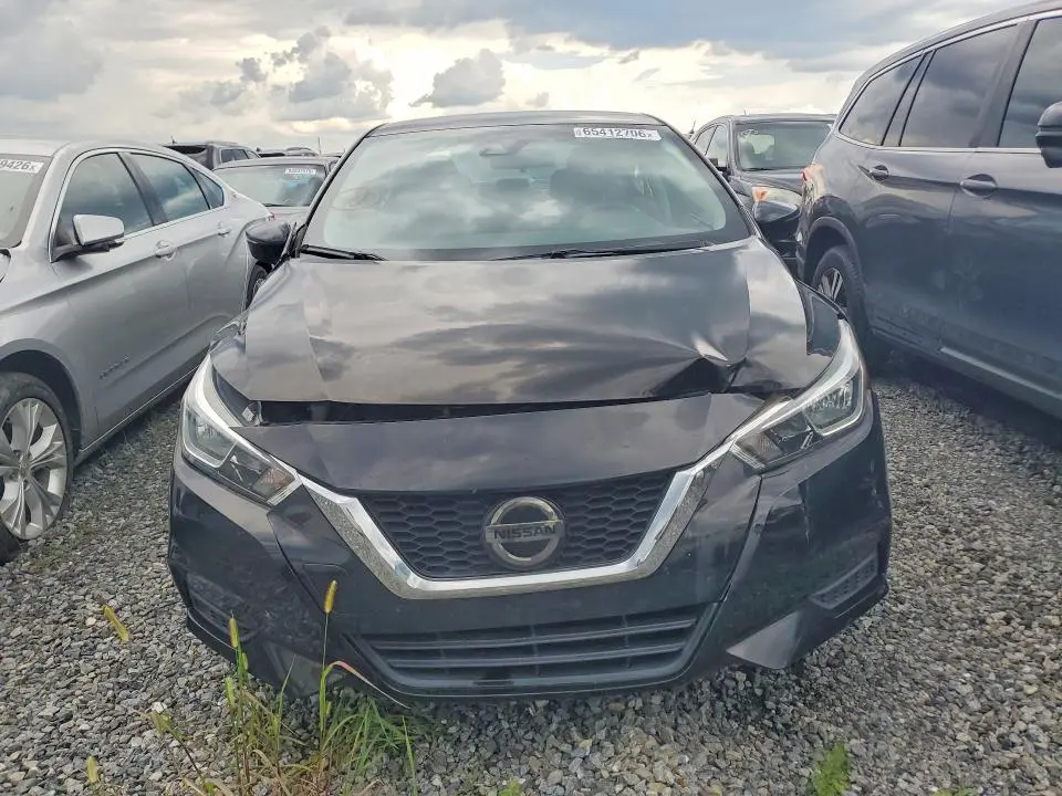 2021 NISSAN VERSA SV  