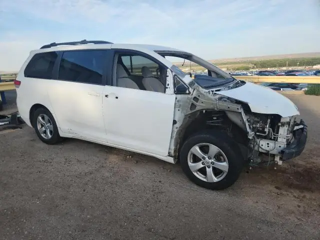 2014 TOYOTA SIENNA LE  