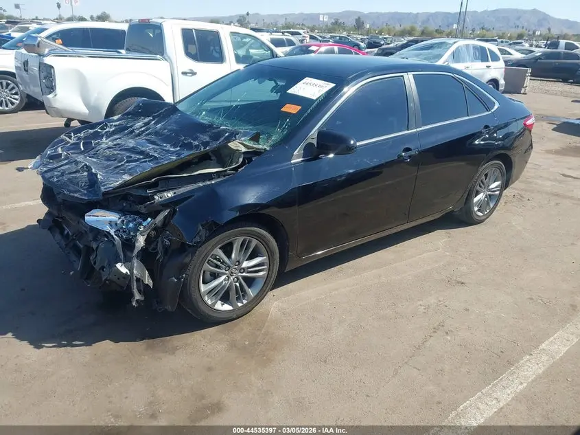 2015 TOYOTA CAMRY SE