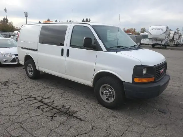 2010 GMC SAVANA G2500  