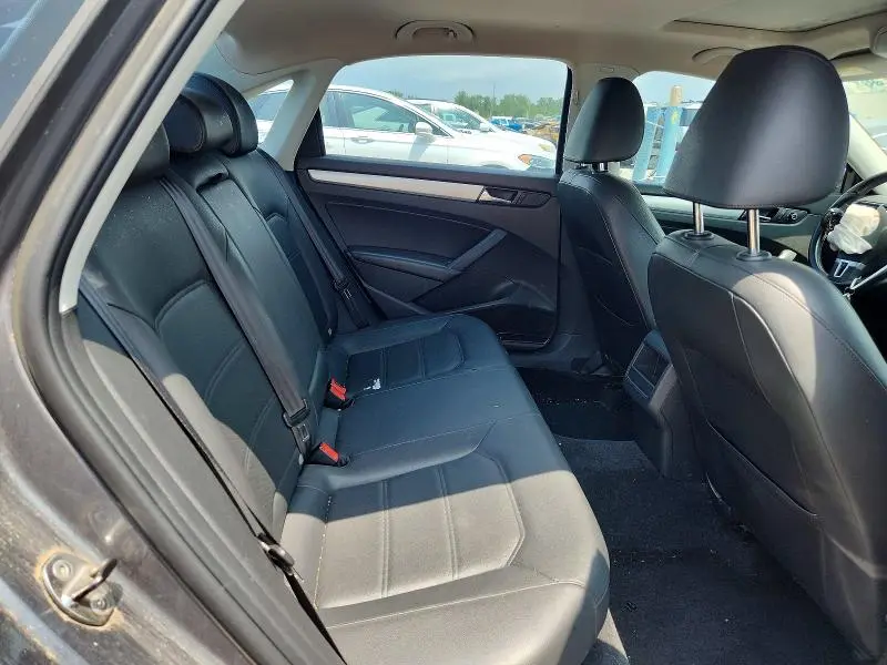 2012 VOLKSWAGEN PASSAT SE  