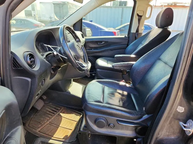 2017 MERCEDES-BENZ METRIS   