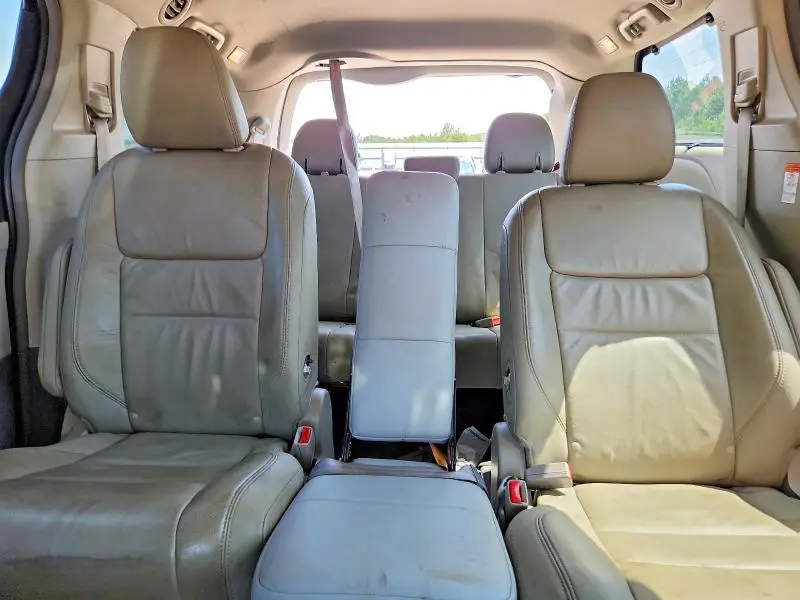 2017 TOYOTA SIENNA XLE 7-PASSENGER  