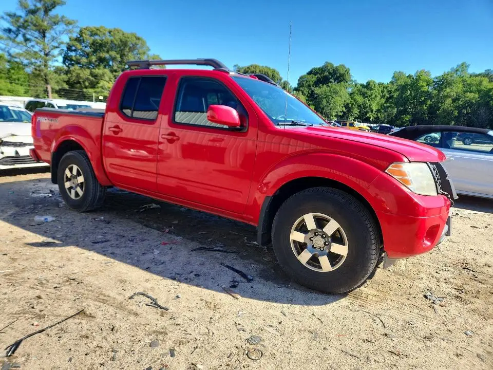 2011 NISSAN FRONTIER   