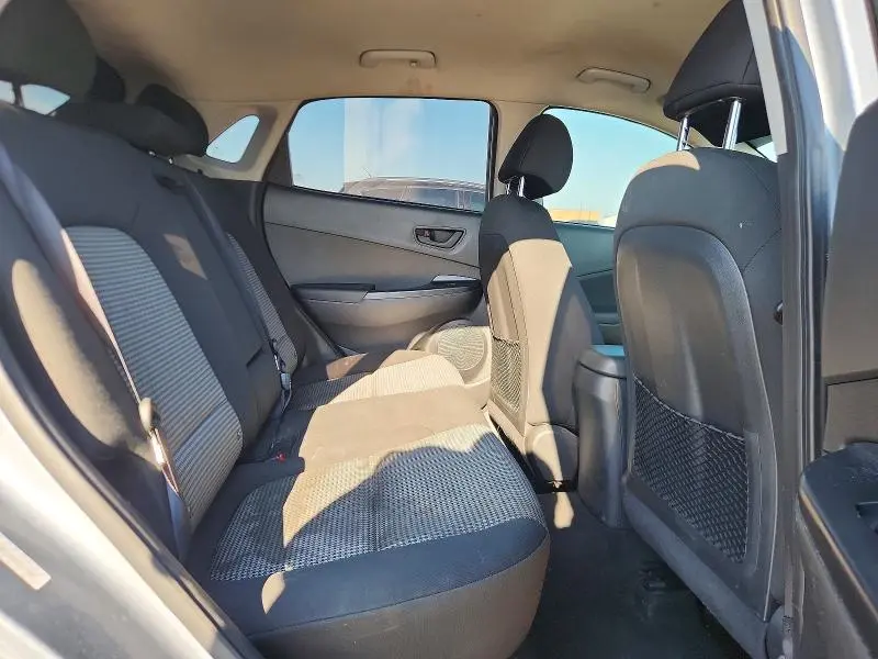 2018 HYUNDAI KONA SE  