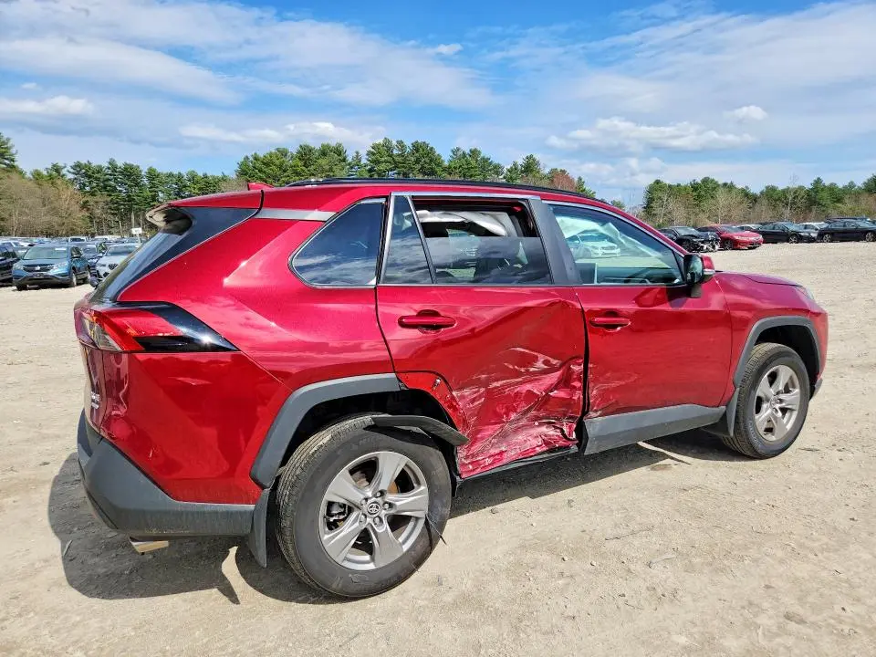 2025 TOYOTA RAV4 XLE  