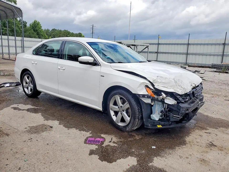 2015 VOLKSWAGEN PASSAT S  
