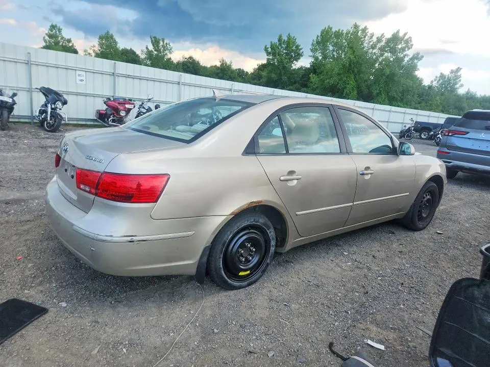 2010 HYUNDAI SONATA GLS  