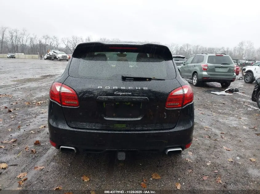 2014 PORSCHE CAYENNE  