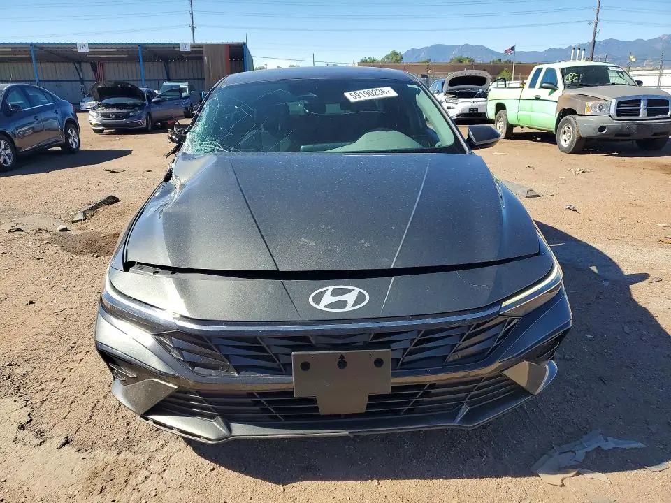 2024 HYUNDAI ELANTRA SEL  
