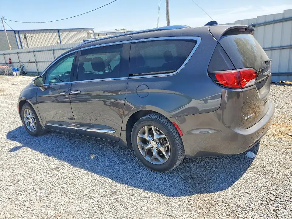 2017 CHRYSLER PACIFICA LIMITED  
