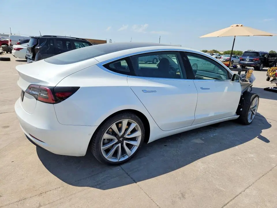 2020 TESLA MODEL 3   