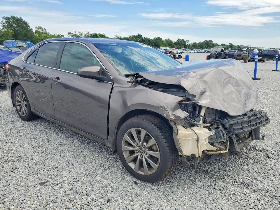 2015 TOYOTA CAMRY XLE  