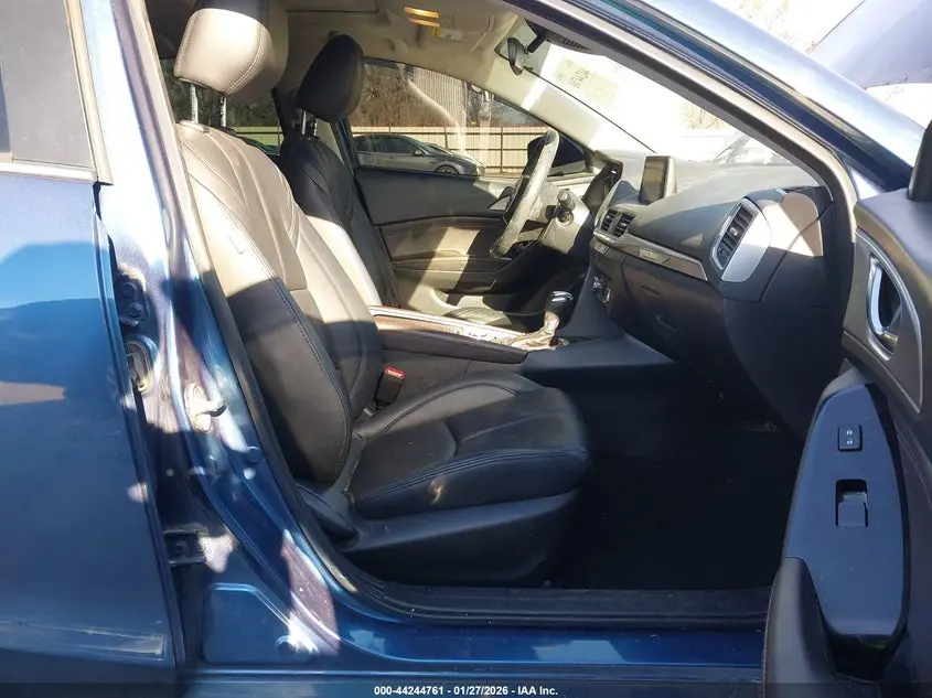 2017 MAZDA MAZDA3 TOURING