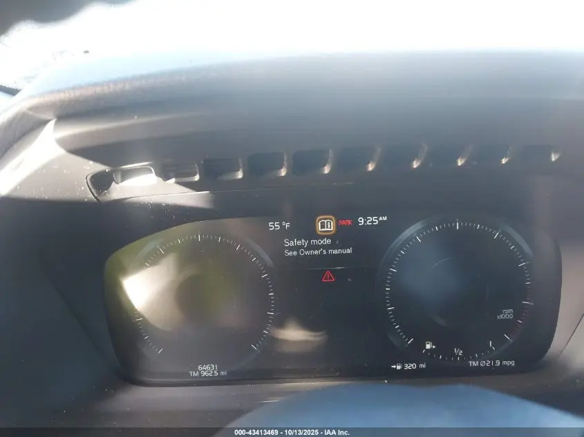 2022 VOLVO XC90 T6 MOMENTUM 7 PASSENGER