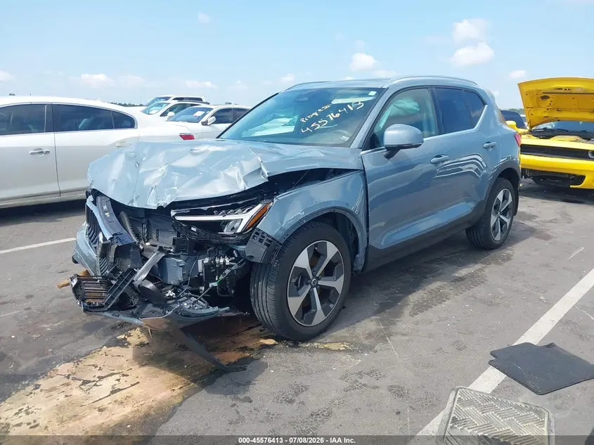 2023 VOLVO XC40 B5 PLUS BRIGHT THEME