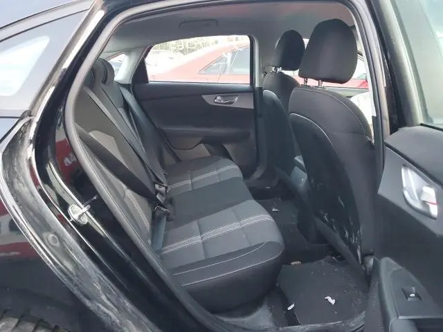 2023 KIA FORTE LX