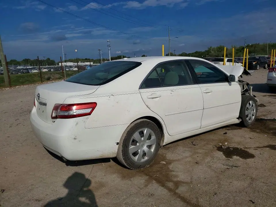 2010 TOYOTA CAMRY LE  