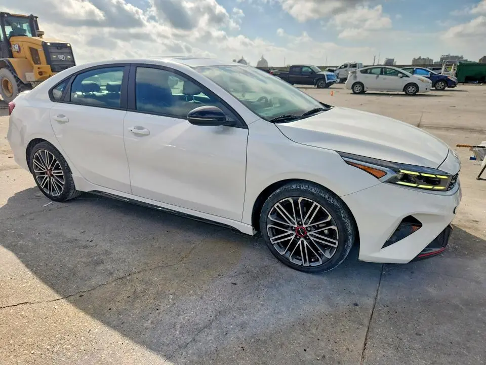 2023 KIA FORTE GT  