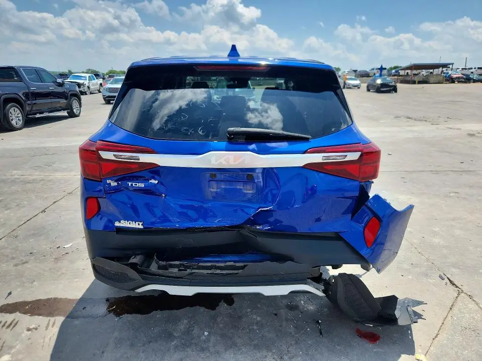 2022 KIA SELTOS LX  