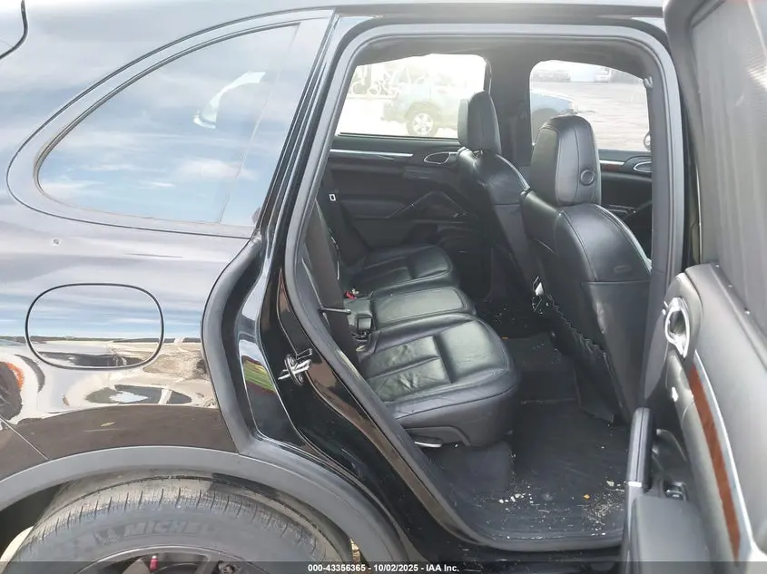 2012 PORSCHE CAYENNE  