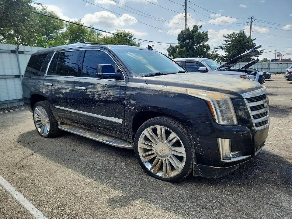 2017 CADILLAC ESCALADE LUXURY  