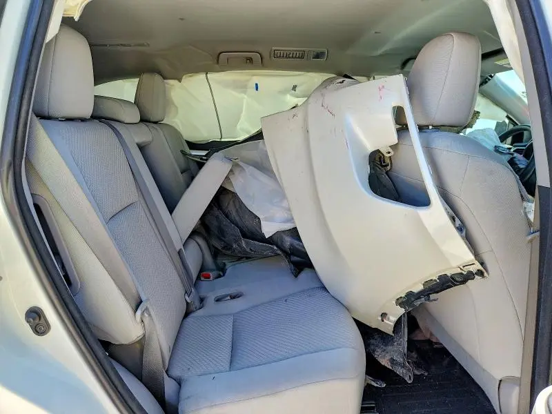 2016 TOYOTA HIGHLANDER LE  