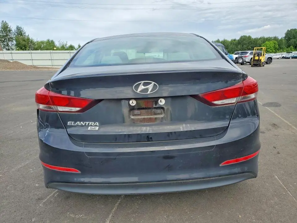 2018 HYUNDAI ELANTRA SE  
