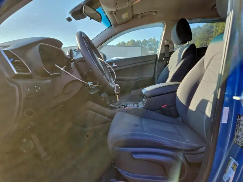 2021 HYUNDAI TUCSON SE  