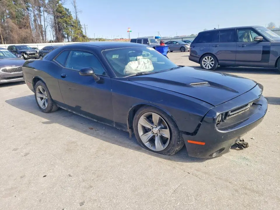 2015 DODGE CHALLENGER SXT  
