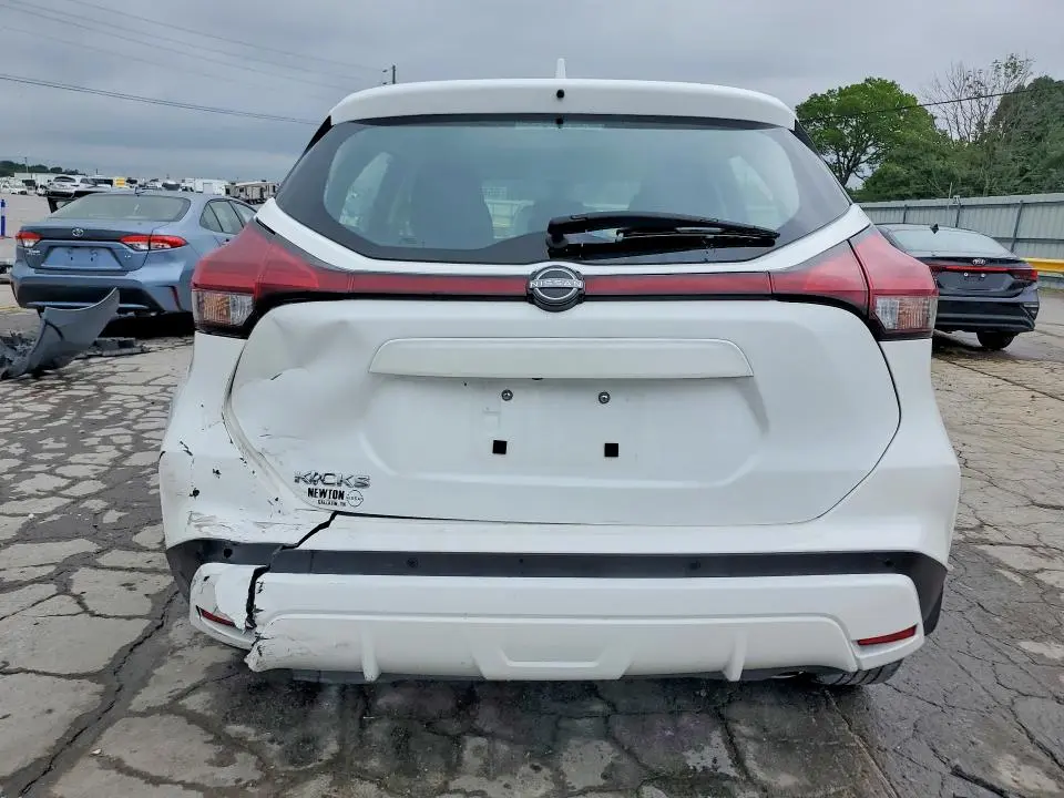 2024 NISSAN KICKS S  